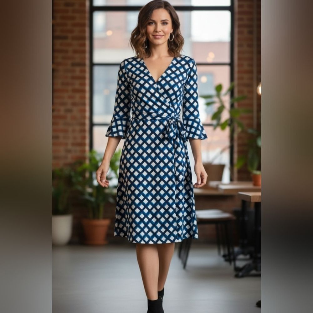 Banana Republic Blue & White Geometric Diamond Print  Dress with Bell Sleeves M